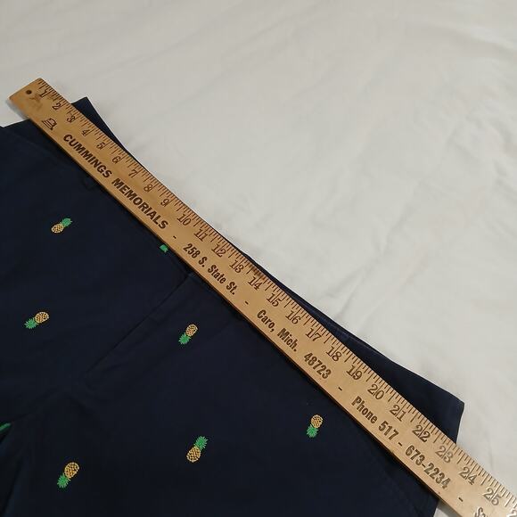 Charter Club Pant Shop/Woman size 20 Navy 10" inseam flat front PINEAPPLE shorts - Picture 8 of 9